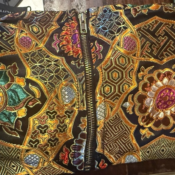 PrettyLittleThing Multicolor Patterned Crop Top - Picture 3 of 6